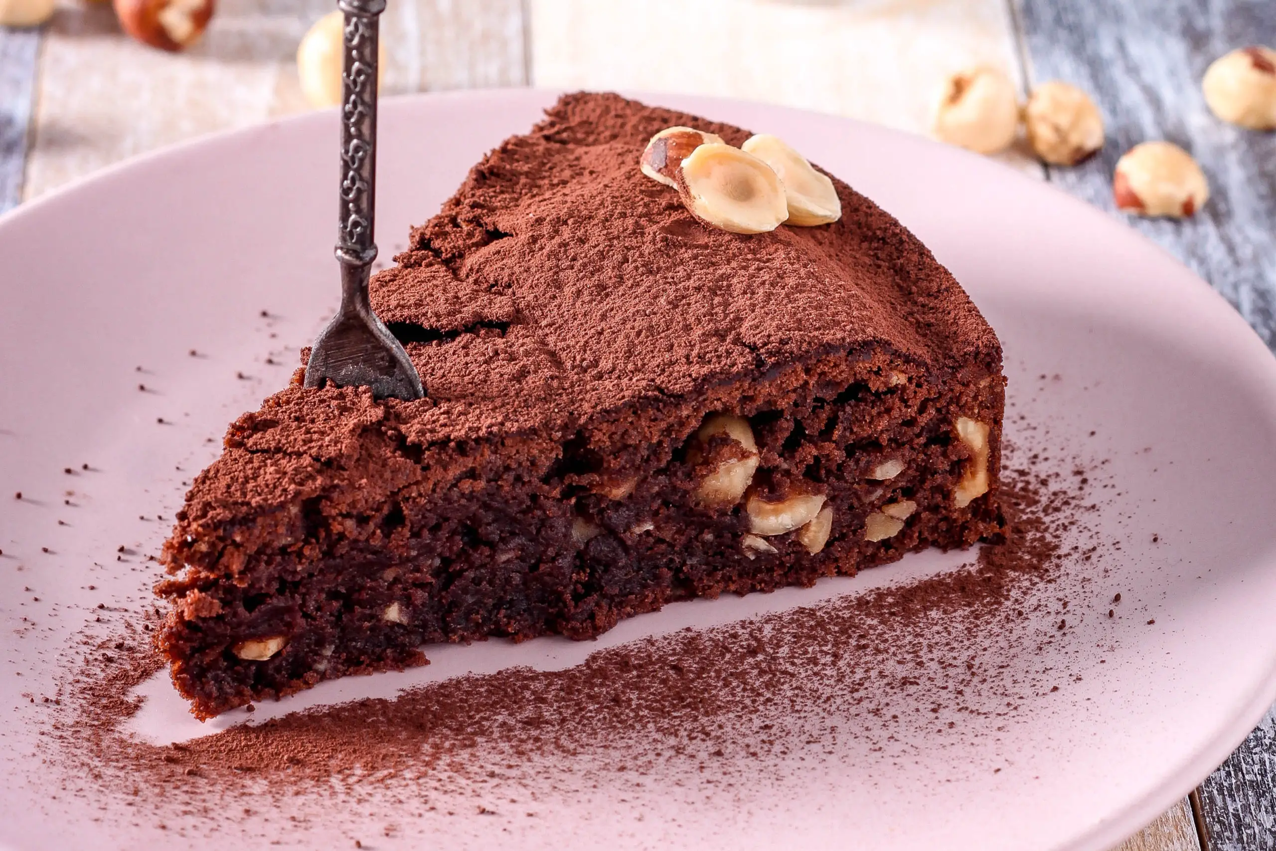 Torta brownies al cioccolato e nocciole